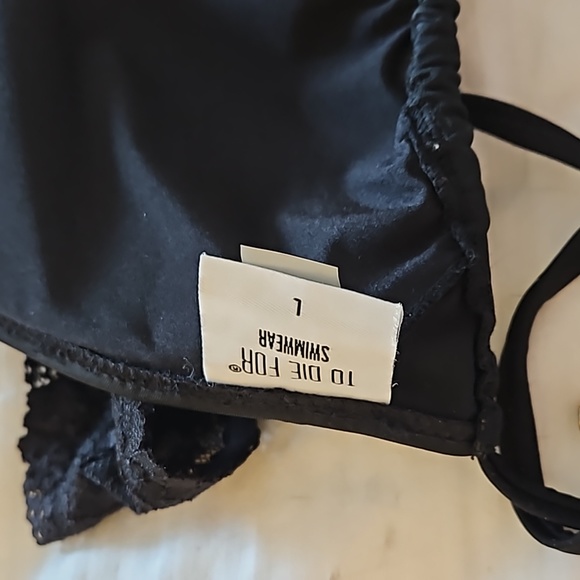 BIKINI - Picture 3 of 6